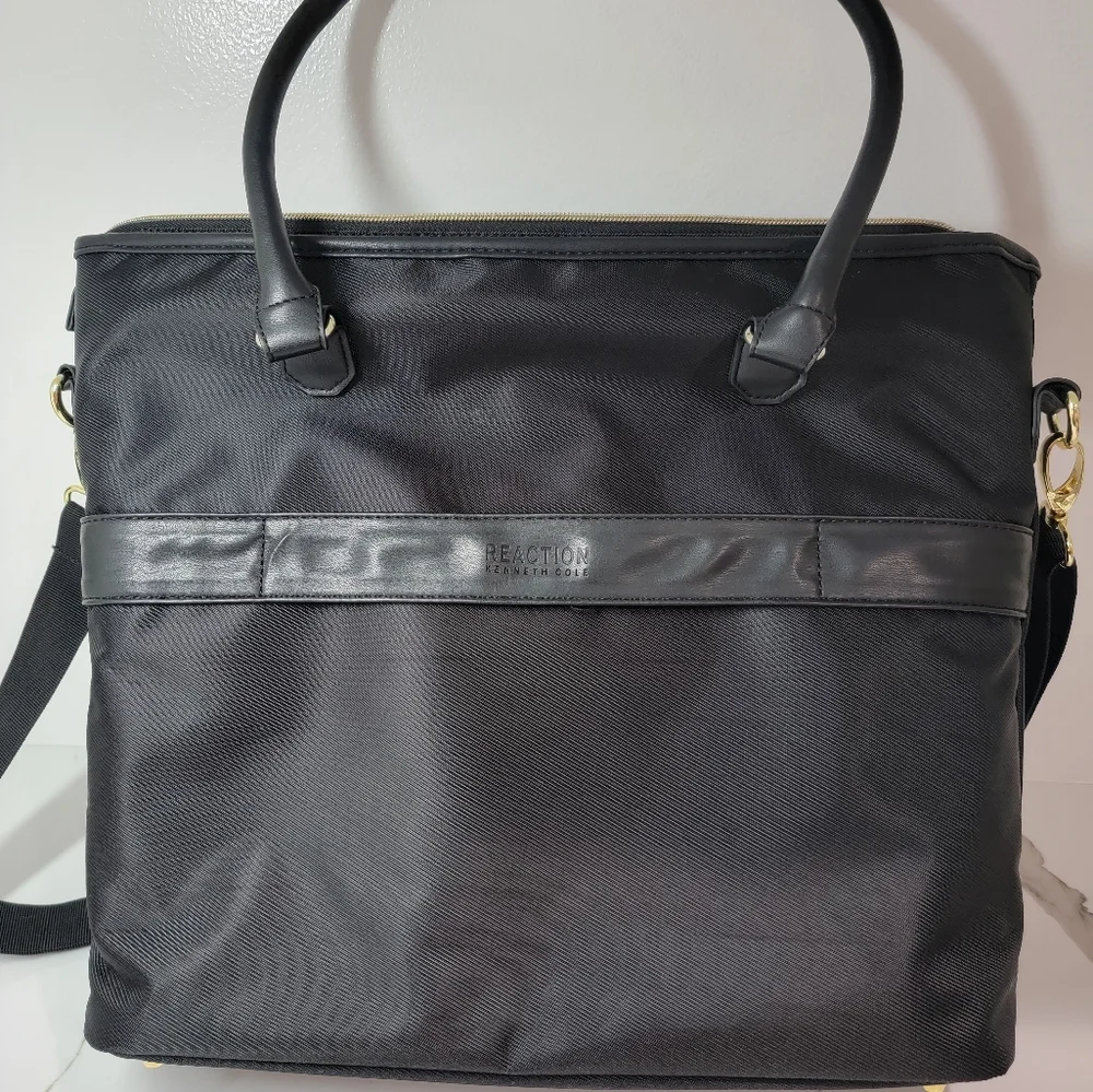 Kenneth Cole Reaction Chelsea Messenger Bag - Picture 8 of 9